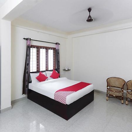 Hôtel Oyo 49244 Green Castle Residency à Nedumkandam Extérieur photo
