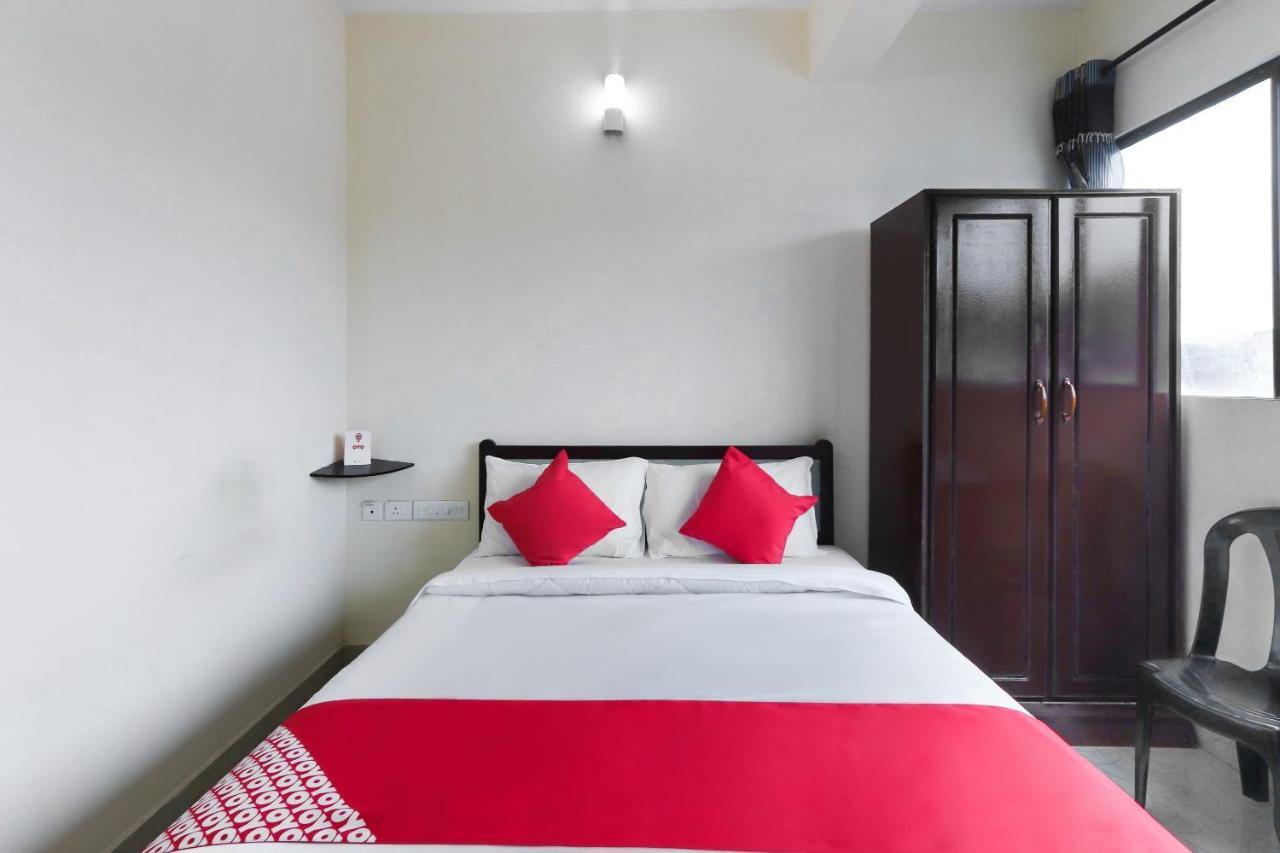 Hôtel Oyo 49244 Green Castle Residency à Nedumkandam Extérieur photo