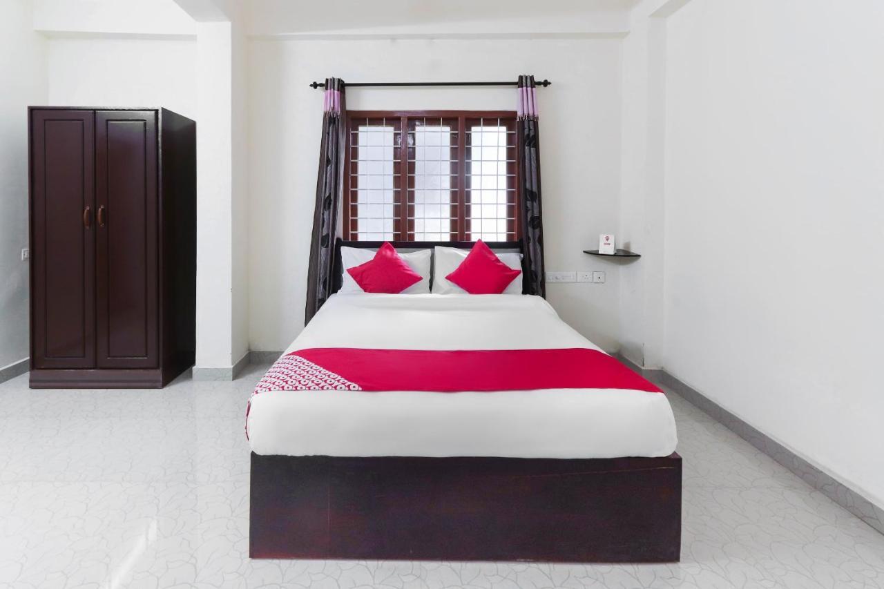 Hôtel Oyo 49244 Green Castle Residency à Nedumkandam Extérieur photo