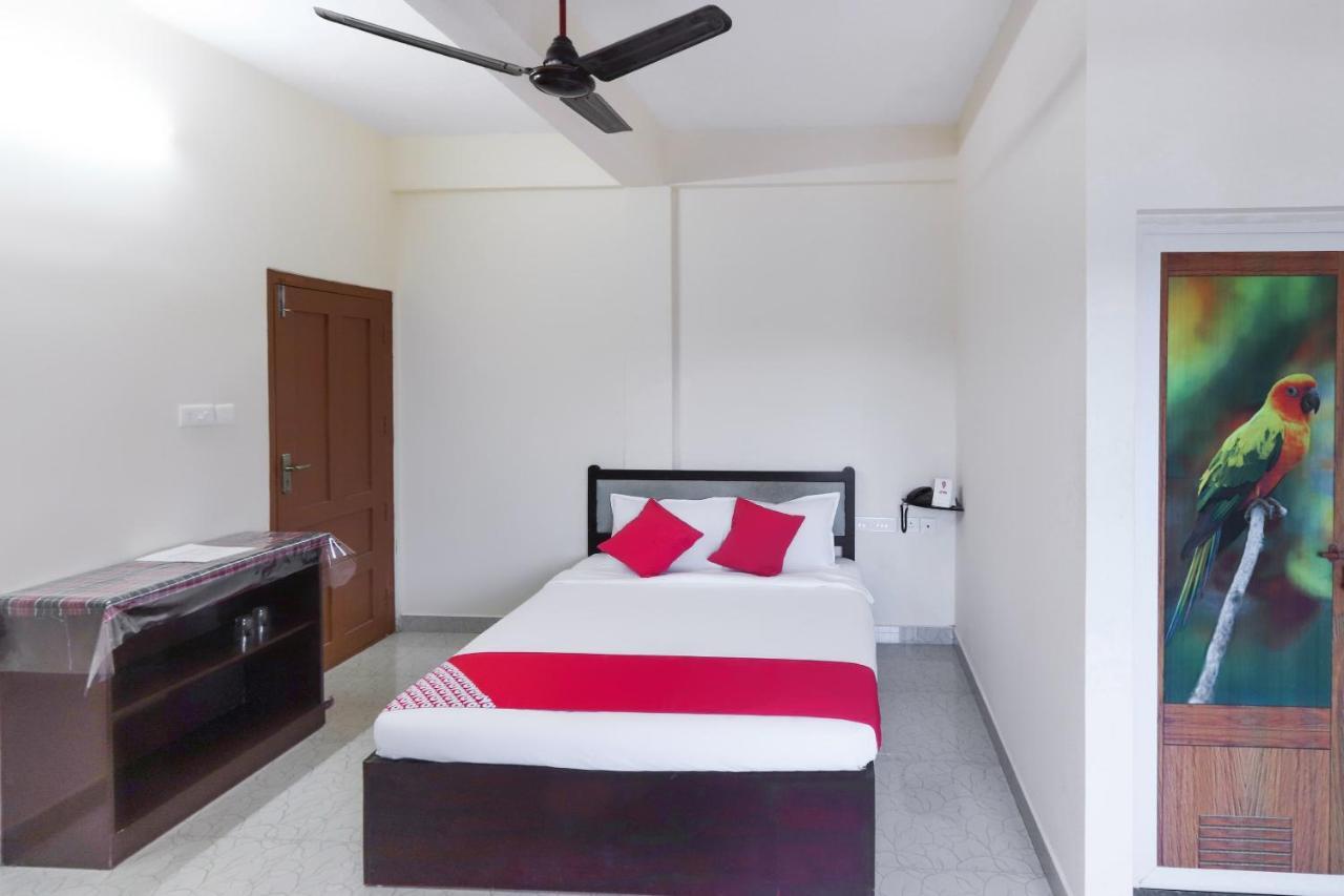 Hôtel Oyo 49244 Green Castle Residency à Nedumkandam Extérieur photo