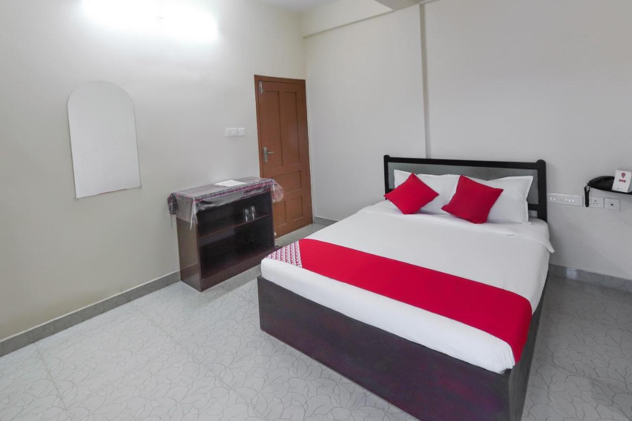 Hôtel Oyo 49244 Green Castle Residency à Nedumkandam Extérieur photo