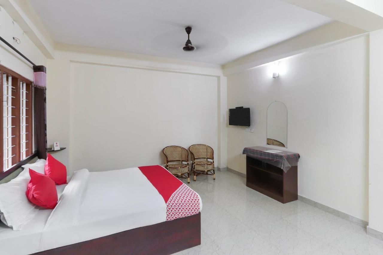 Hôtel Oyo 49244 Green Castle Residency à Nedumkandam Extérieur photo