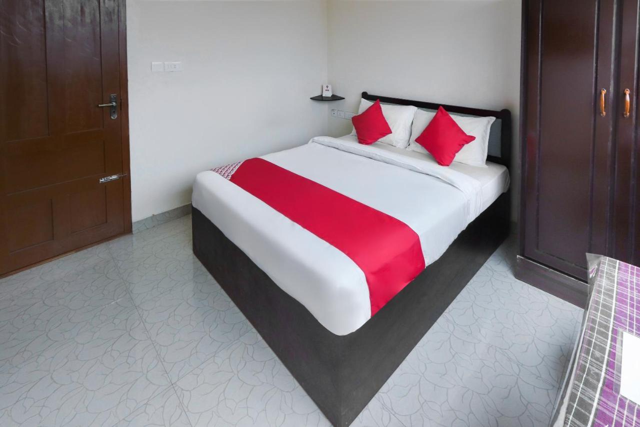 Hôtel Oyo 49244 Green Castle Residency à Nedumkandam Extérieur photo