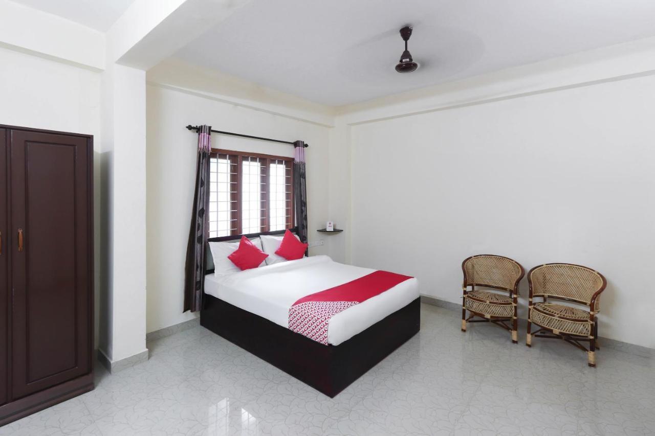 Hôtel Oyo 49244 Green Castle Residency à Nedumkandam Extérieur photo