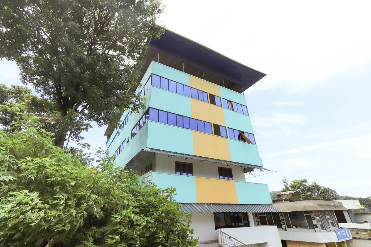 Hôtel Oyo 49244 Green Castle Residency à Nedumkandam Extérieur photo