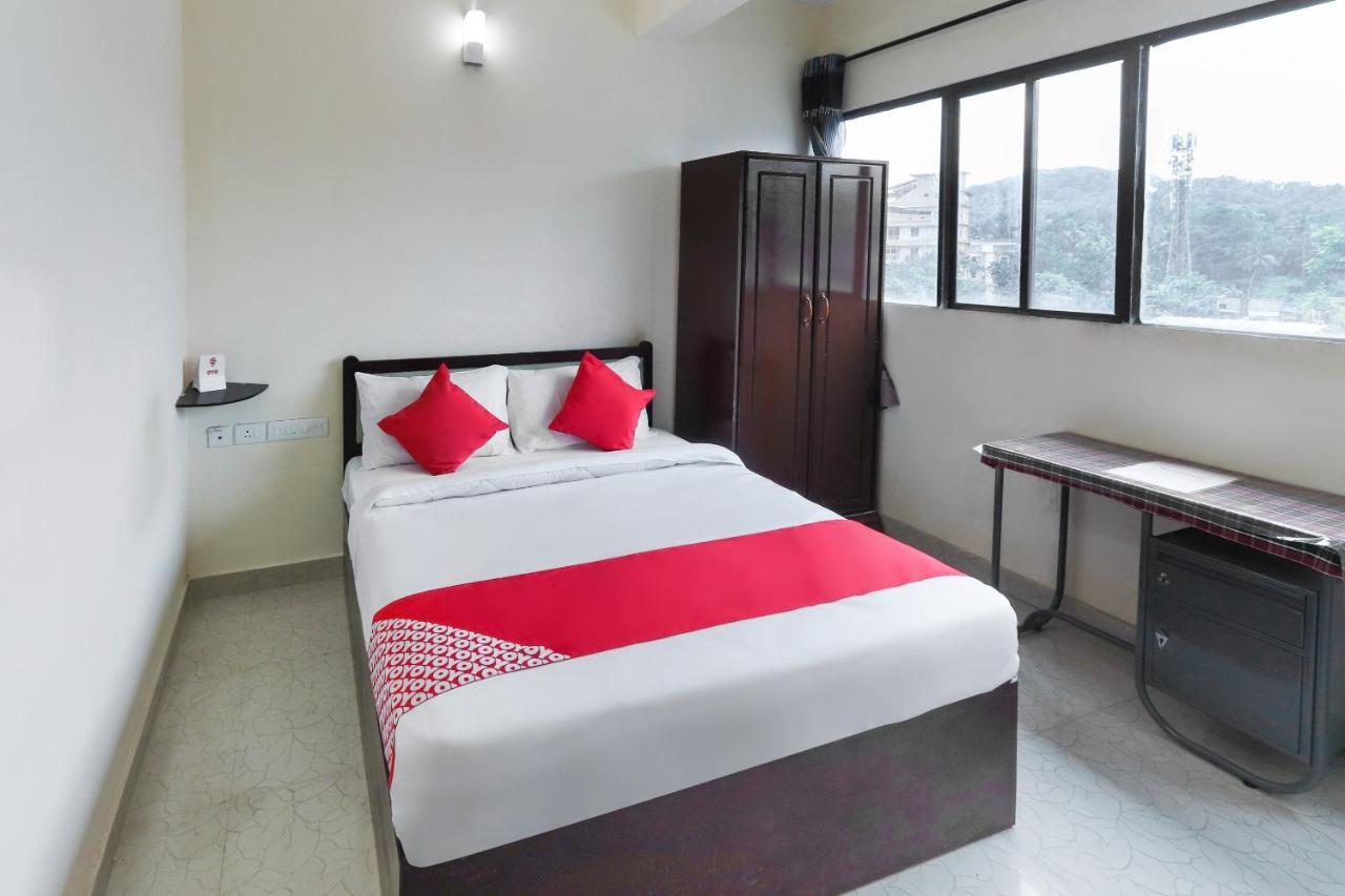Hôtel Oyo 49244 Green Castle Residency à Nedumkandam Extérieur photo