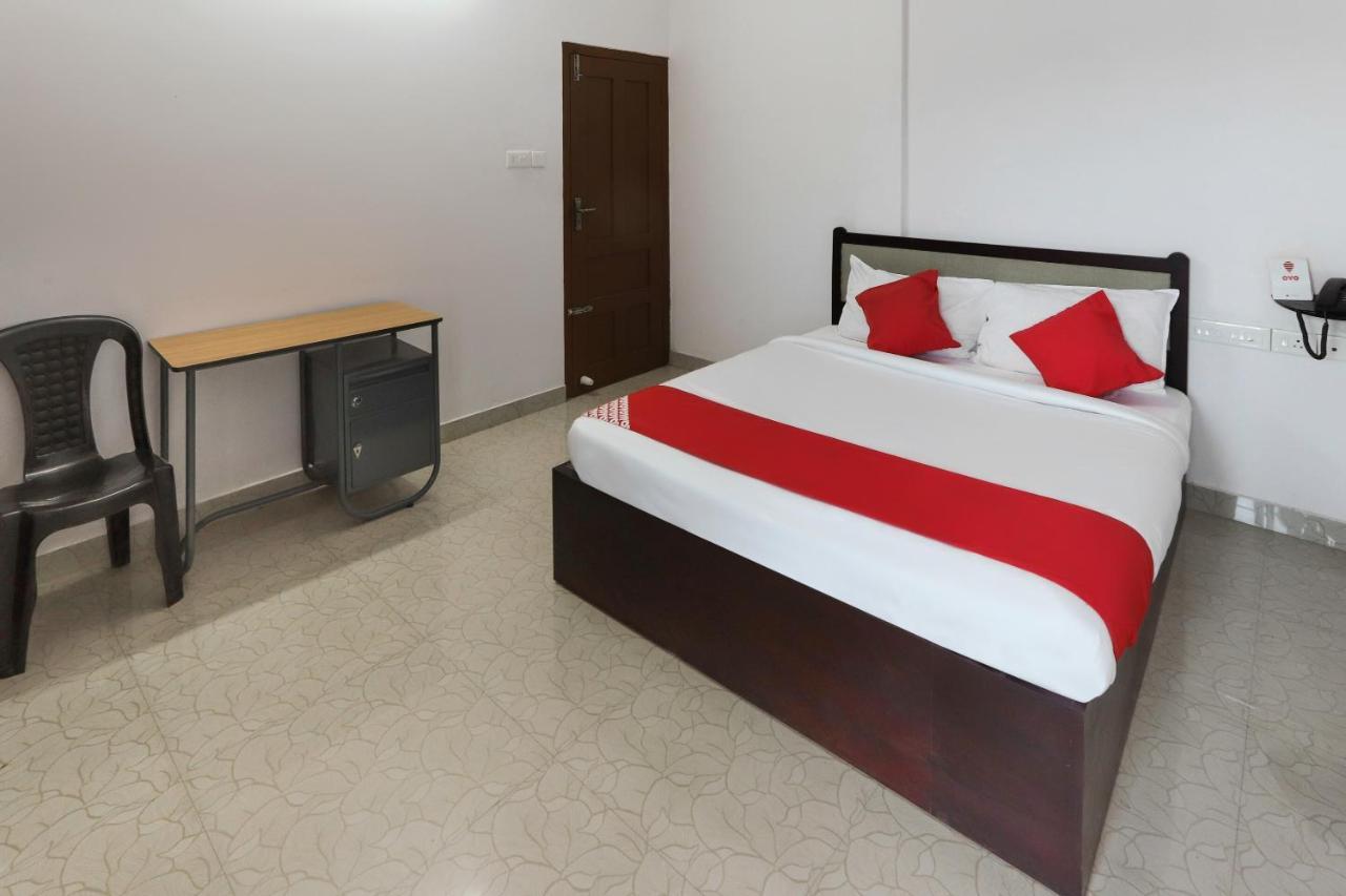 Hôtel Oyo 49244 Green Castle Residency à Nedumkandam Extérieur photo