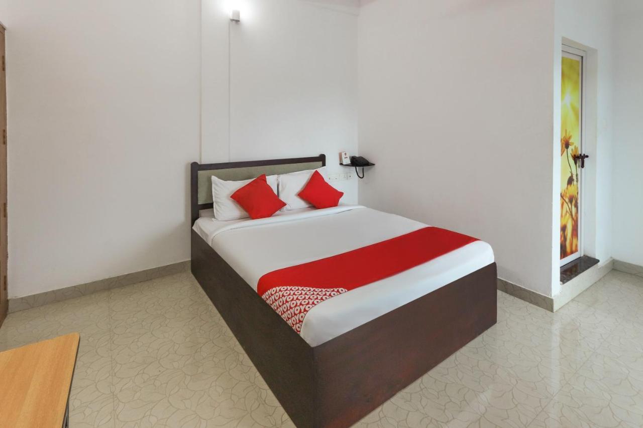 Hôtel Oyo 49244 Green Castle Residency à Nedumkandam Extérieur photo